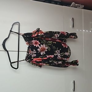 Guess Off shoulder top